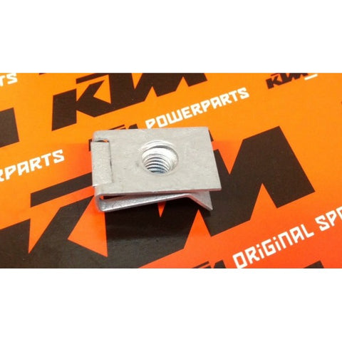 CLIP NUT M6