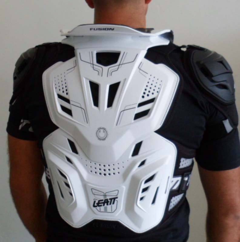 Peitoral LEATT FUSION 3.0 Preto 2015