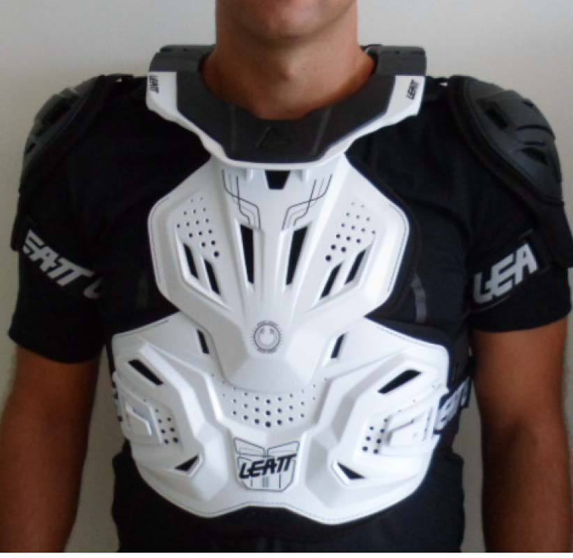 Peitoral LEATT FUSION 3.0 Preto 2015